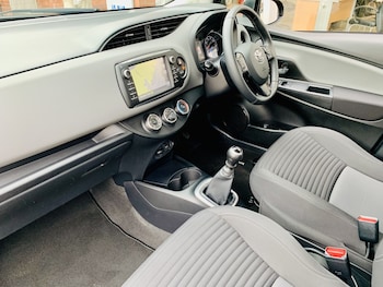 Used Toyota Yaris 2019 for sale - 78306536: Photo