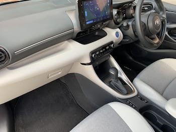 Used Toyota Yaris 2023 for sale - 79687372: Photo