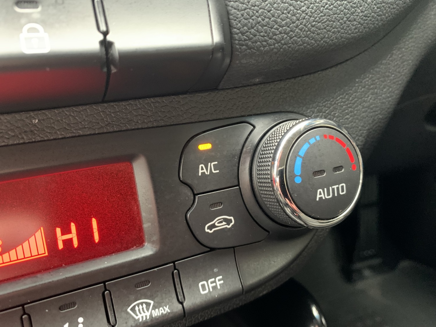 Used Kia Ceed 2015 for sale - 78031775: Photo 5