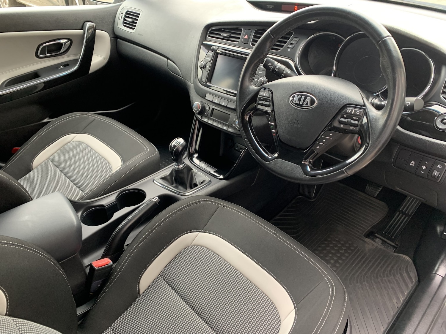 Used Kia Ceed 2015 for sale - 78031775: Photo 7