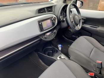 Used Toyota Yaris 2014 for sale - 78932324: Photo