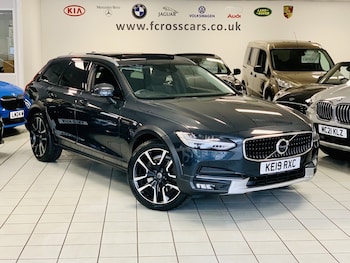 Used Volvo V90 Cross Country 2019 for sale - 79302223: Photo