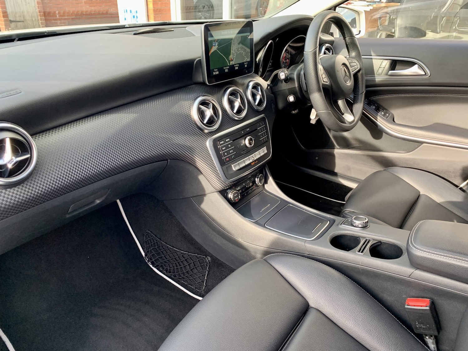 Used Mercedes-Benz A-Class 2017 for sale - 77844875: Photo 2