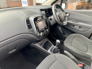 Used Renault Captur 2018 for sale - 78145903: Photo