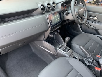 Used Dacia Duster 2023 for sale - 79495349: Photo