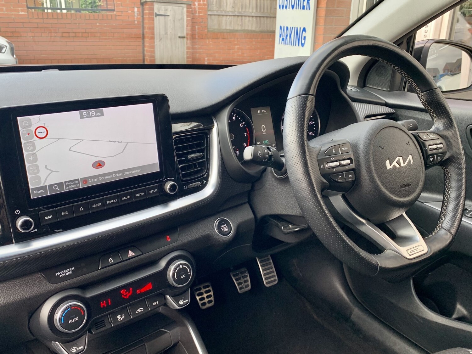 Used Kia Stonic 2024 for sale - 77844958: Photo 14