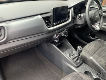 Used Kia Stonic 2023 for sale - 78833515: Photo