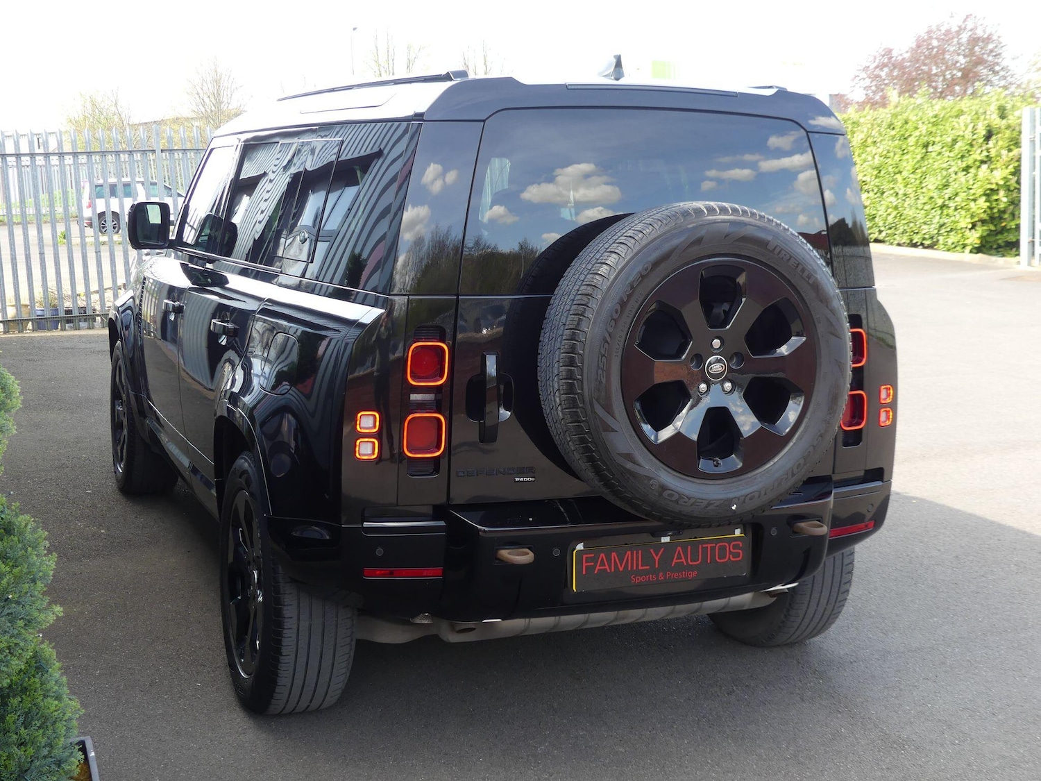 Used Land Rover Defender 2023 for sale - 78204767: Photo 10