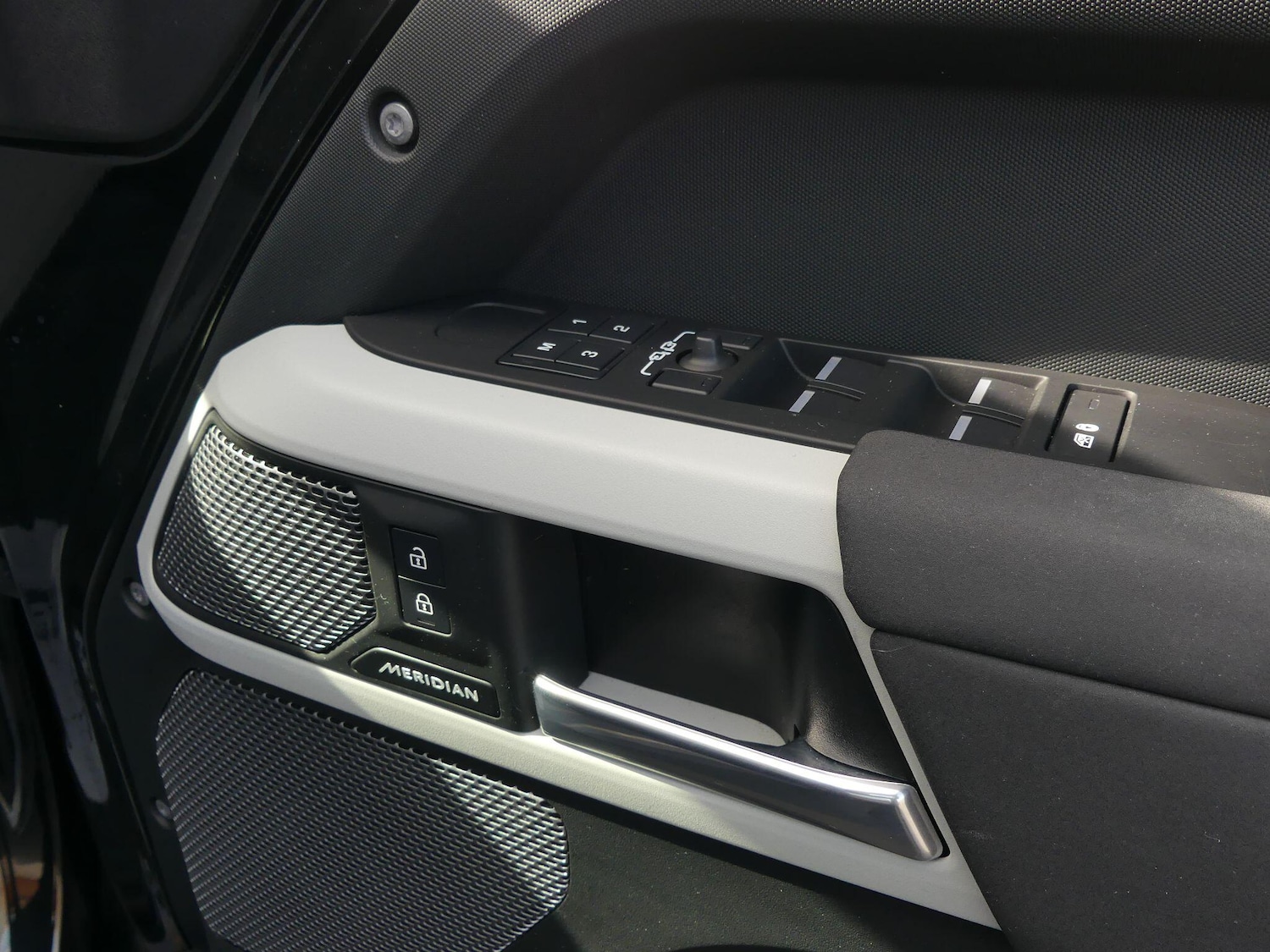 Used Land Rover Defender 2023 for sale - 78204767: Photo 13