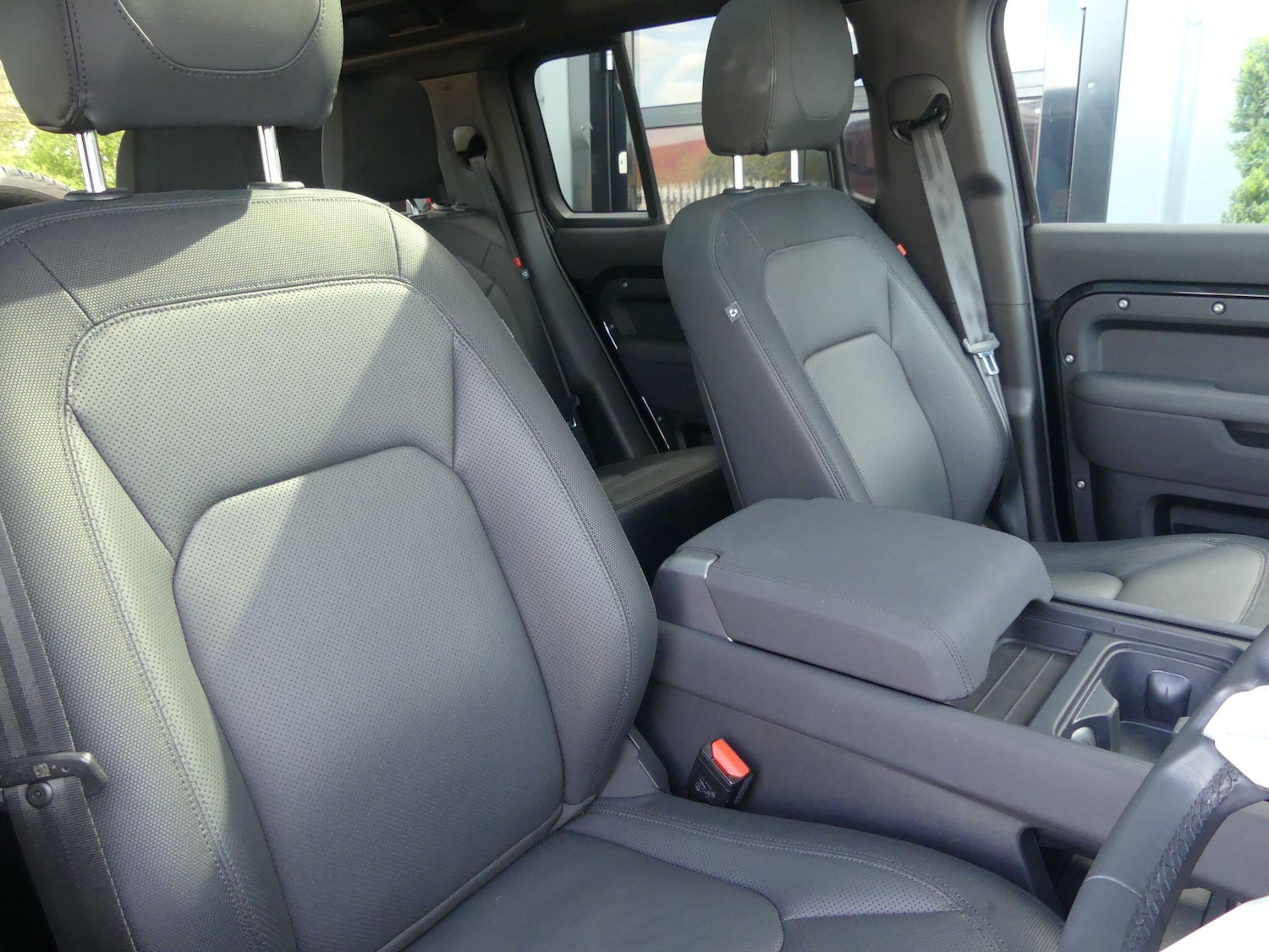 Used Land Rover Defender 2023 for sale - 78204767: Photo 14