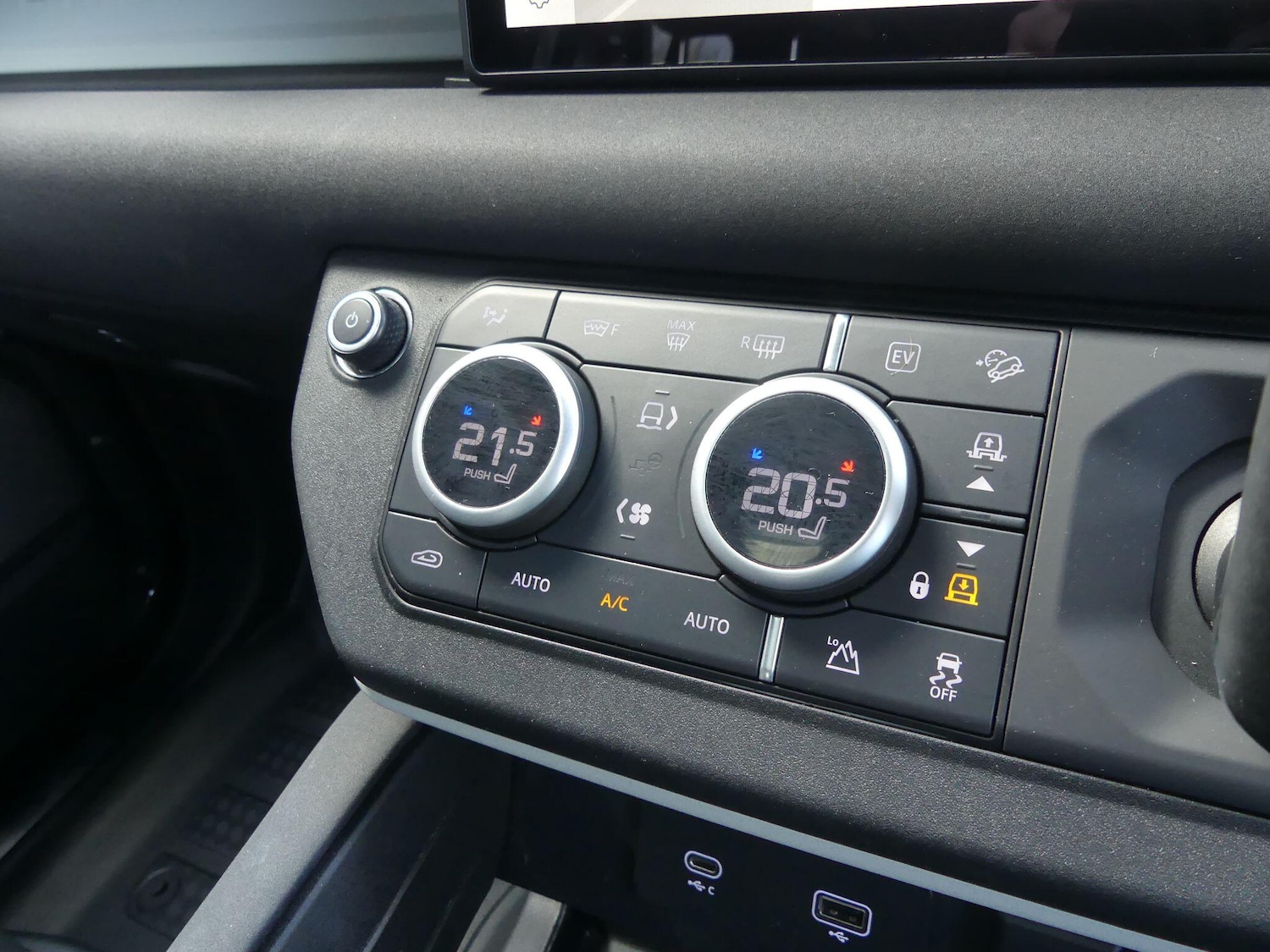 Used Land Rover Defender 2023 for sale - 78204767: Photo 16