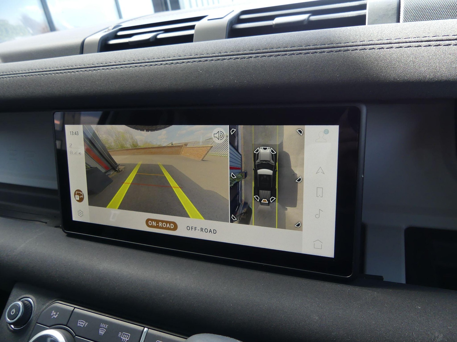 Used Land Rover Defender 2023 for sale - 78204767: Photo 18