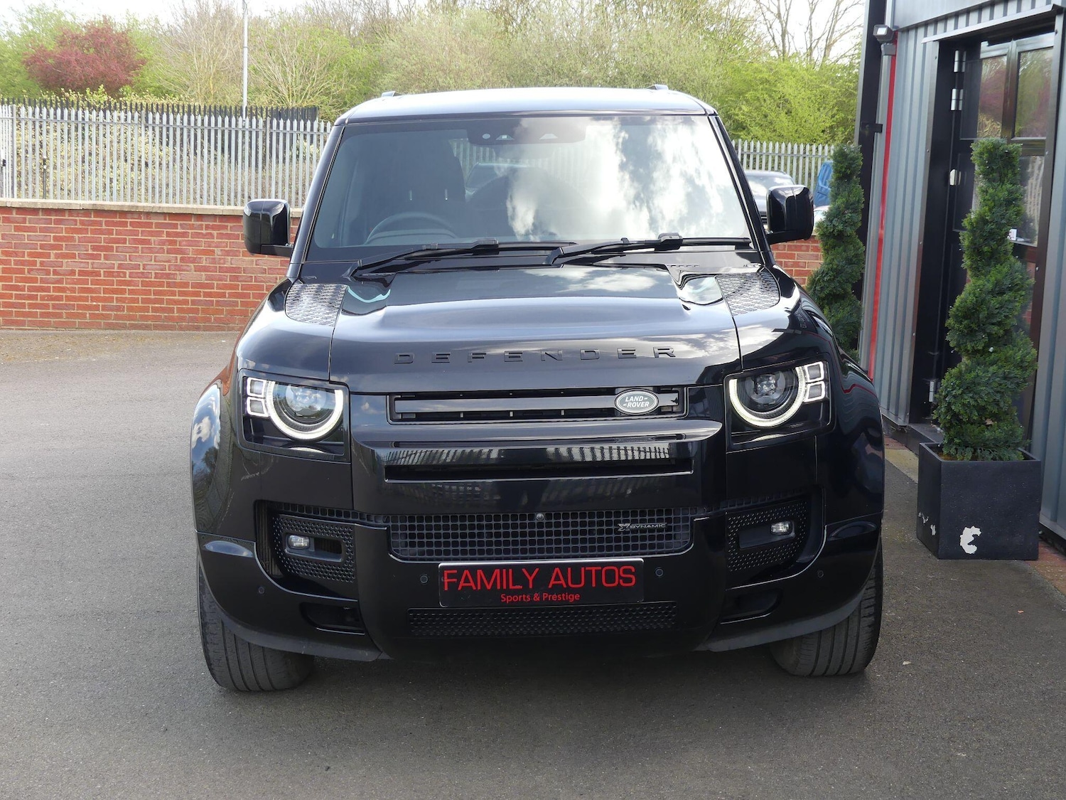 Used Land Rover Defender 2023 for sale - 78204767: Photo 4