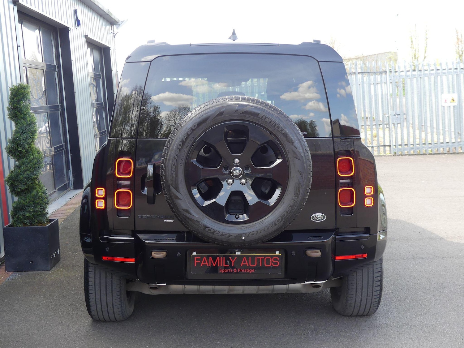 Used Land Rover Defender 2023 for sale - 78204767: Photo 9