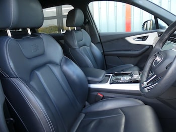 Used Audi Q7 2024 for sale - 76620523: Photo