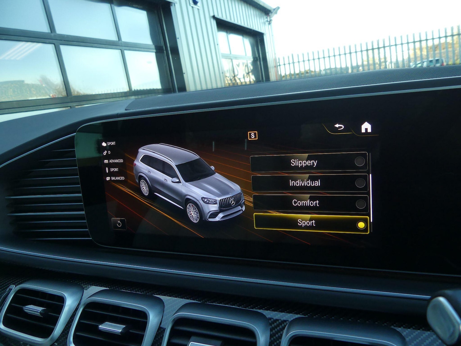 Used Mercedes-Benz GLS 2023 for sale - 77132021: Photo 22