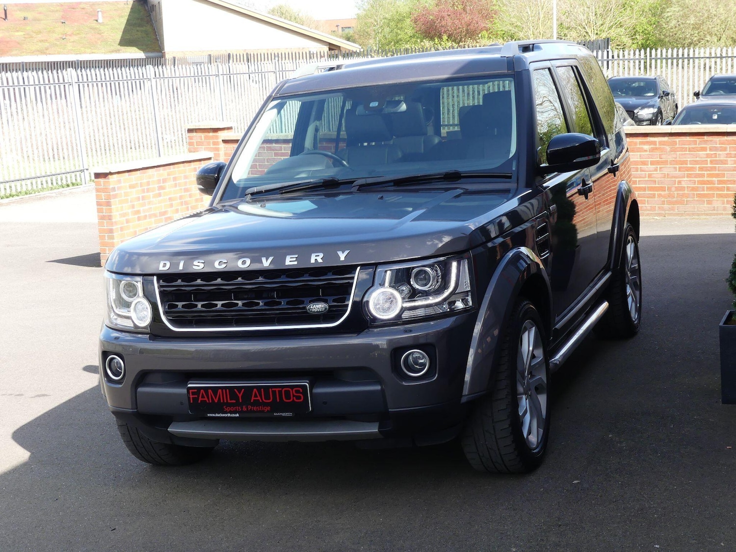Used Land Rover Discovery 2016 for sale - 78204153: Photo 2