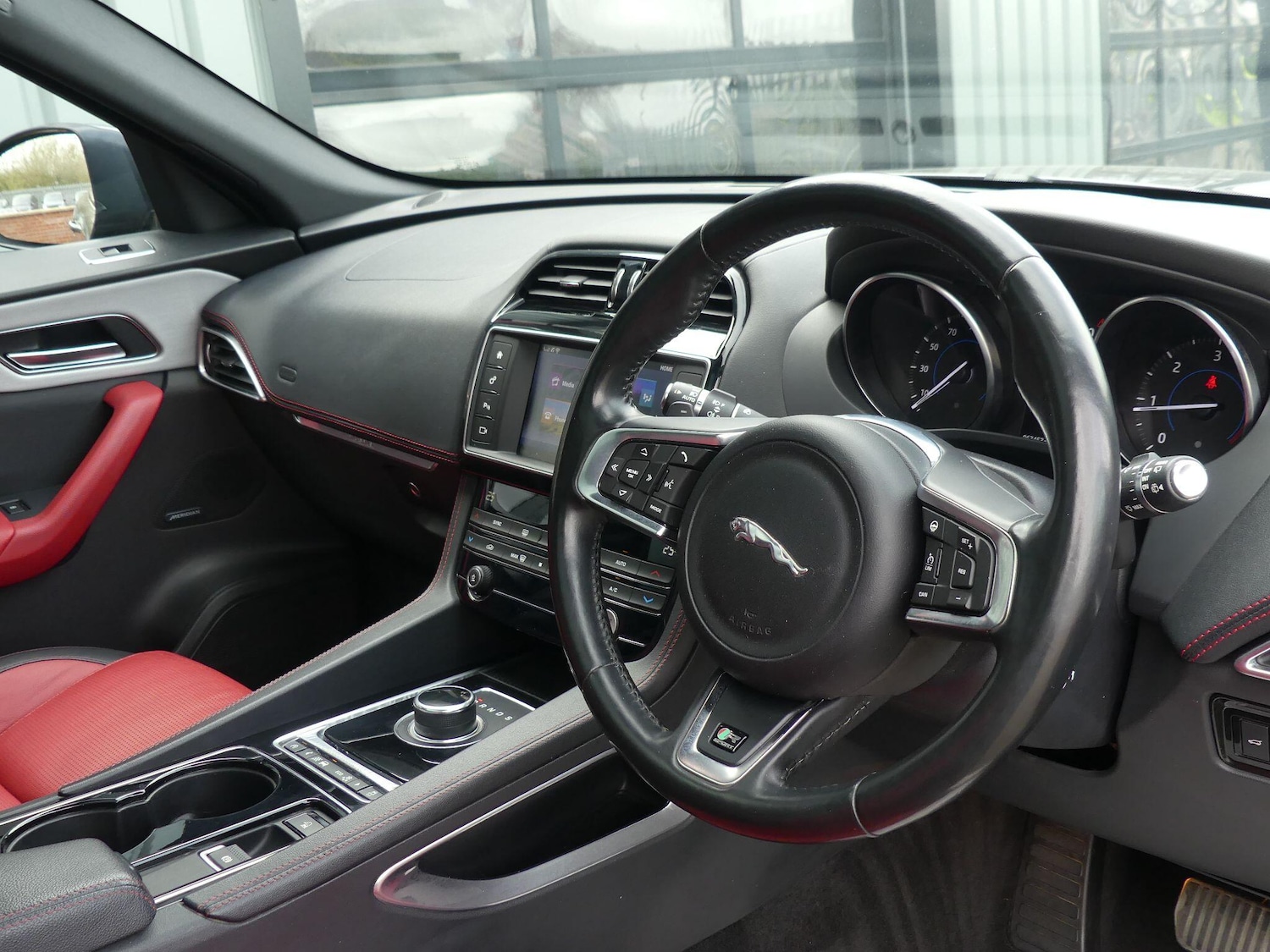 Used Jaguar F-Pace 2016 for sale - 77854088: Photo 11