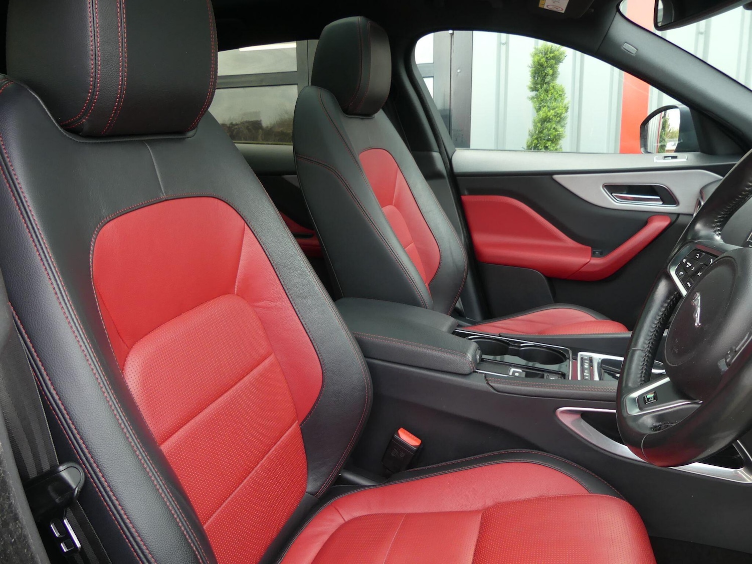 Used Jaguar F-Pace 2016 for sale - 77854088: Photo 13