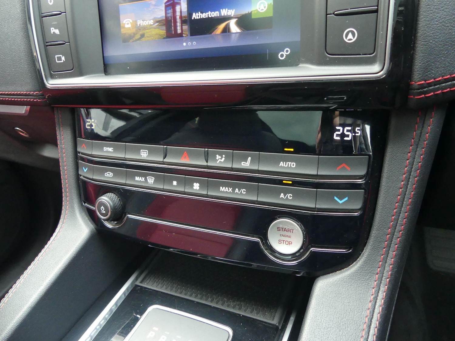 Used Jaguar F-Pace 2016 for sale - 77854088: Photo 16