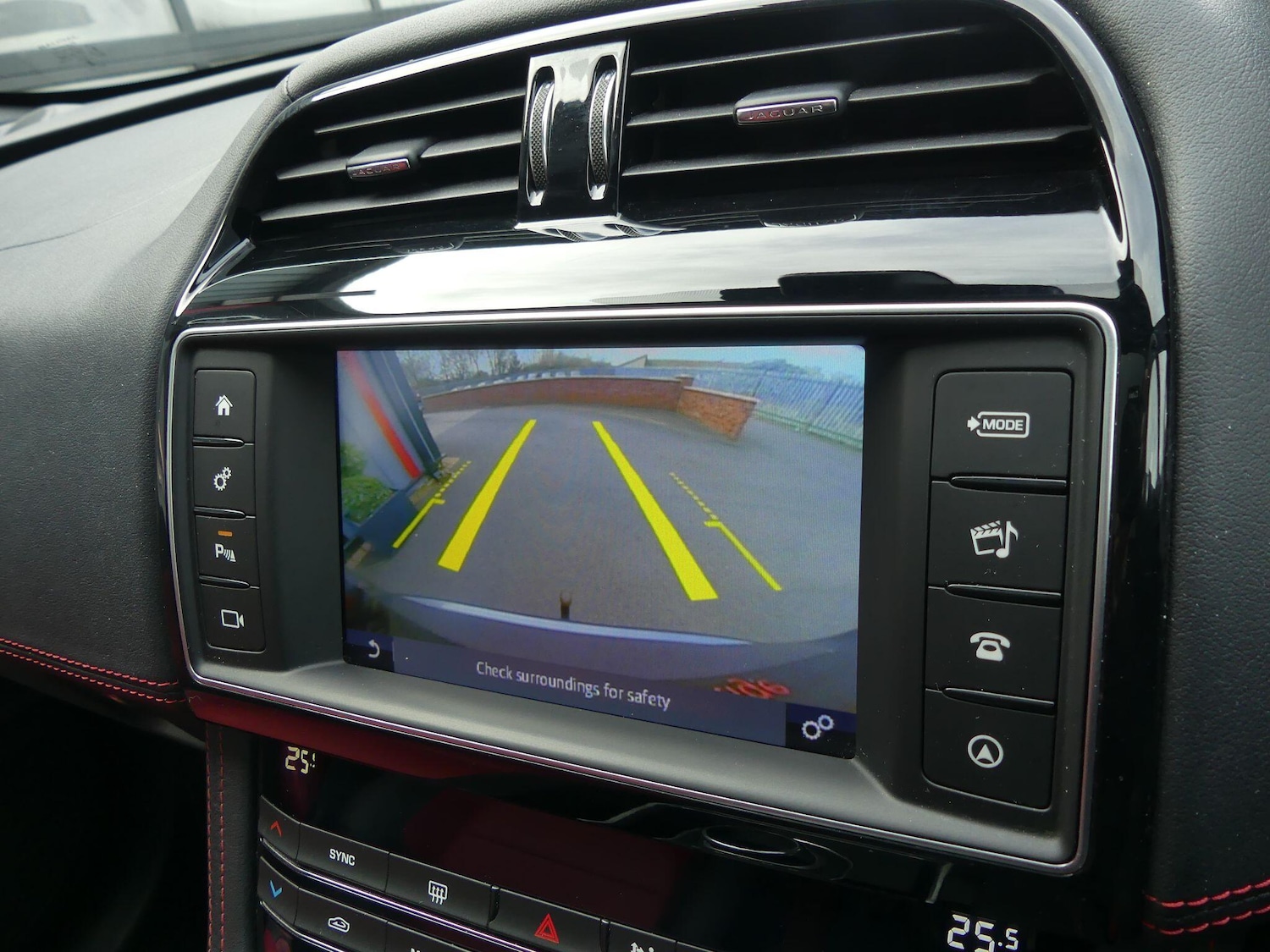 Used Jaguar F-Pace 2016 for sale - 77854088: Photo 18