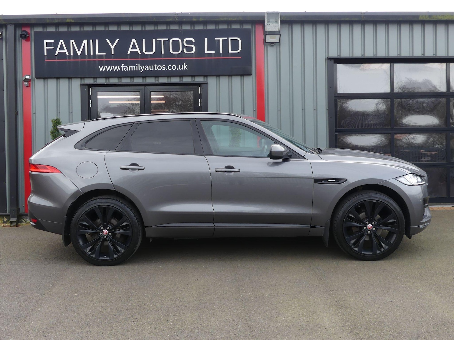 Used Jaguar F-Pace 2016 for sale - 77854088: Photo 6