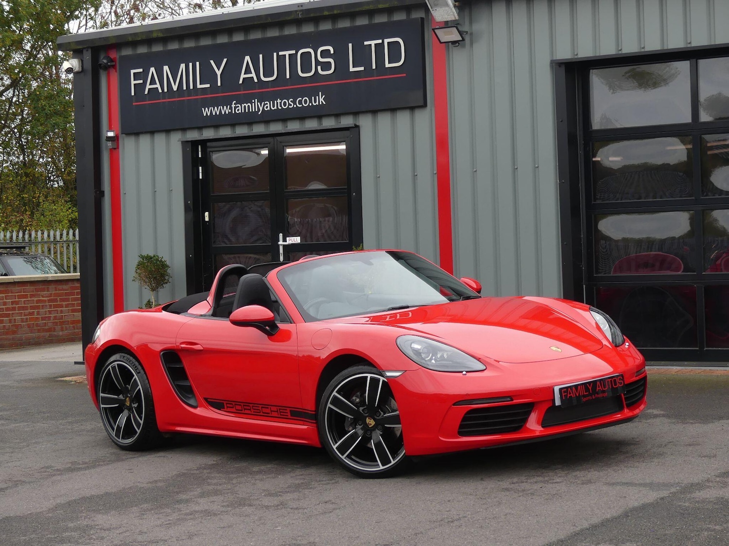 Used Porsche 718 Boxster 2020 for sale - 76432101: Photo 2