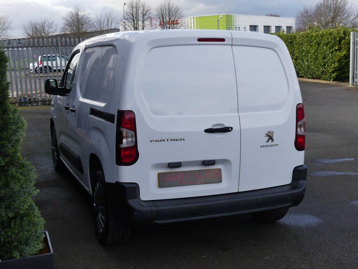 Used Peugeot Partner 2022 for sale - 77882948: Photo 9