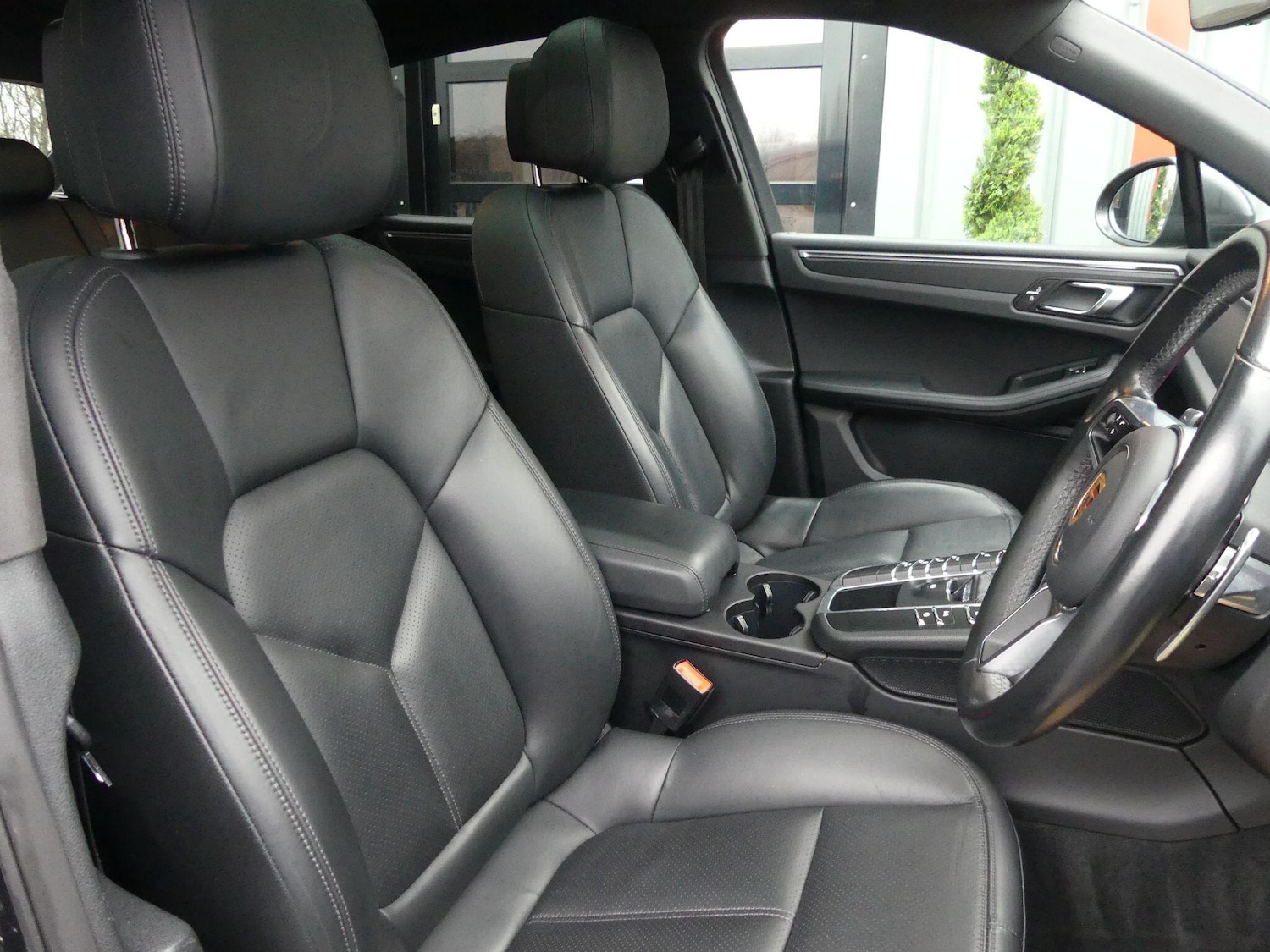 Used Porsche Macan 2020 for sale - 77191130: Photo 14