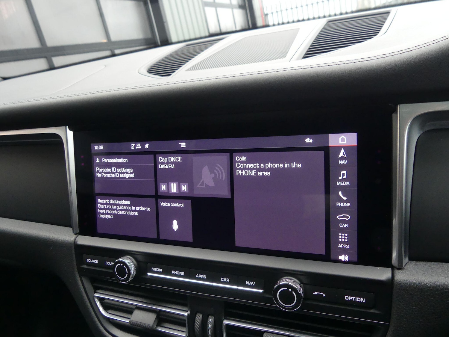 Used Porsche Macan 2020 for sale - 77191130: Photo 18