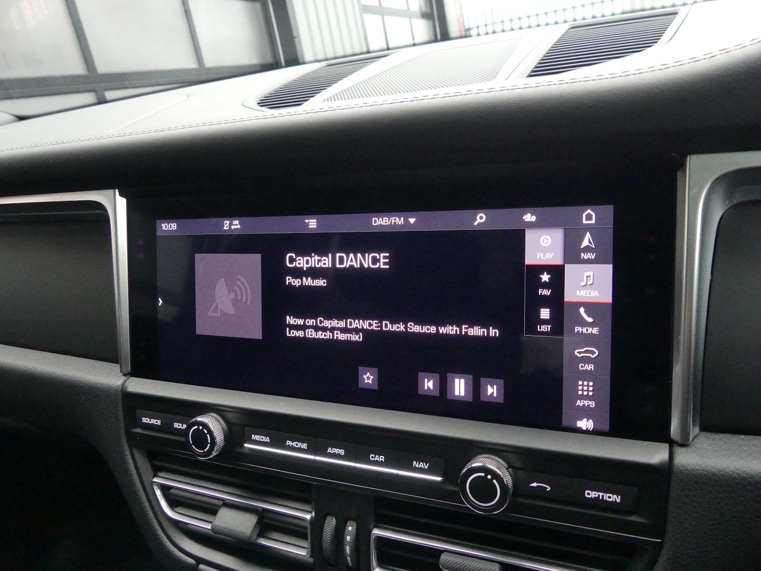 Used Porsche Macan 2020 for sale - 77191130: Photo 20