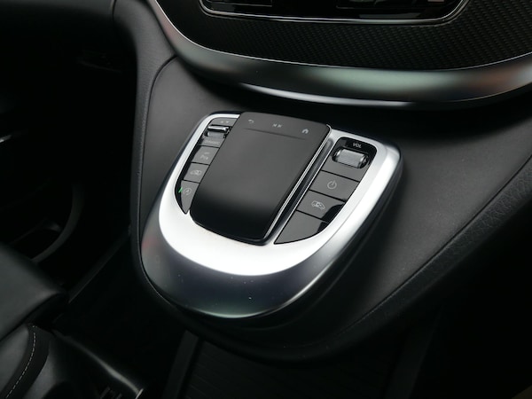 Used Mercedes-Benz V-Class 2023 for sale - 75646822: Photo 18