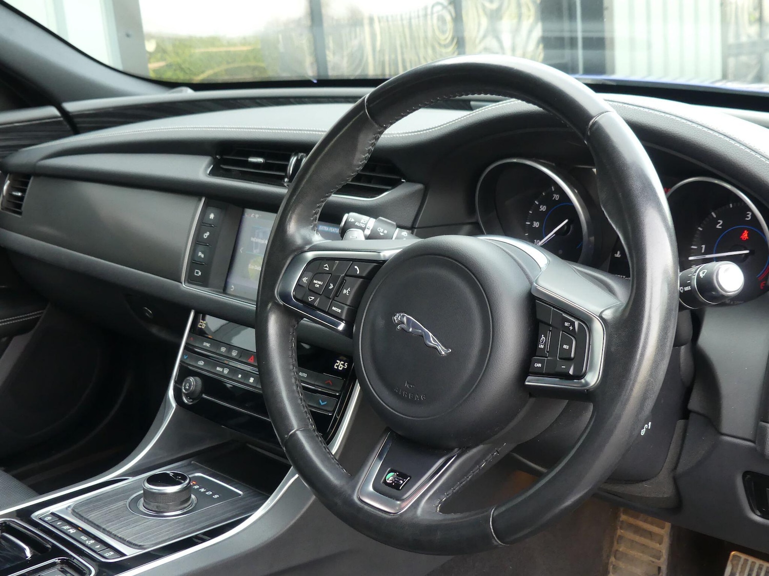 Used Jaguar XF 2017 for sale - 77029055: Photo 12