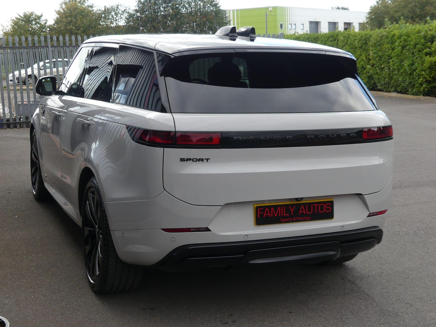 Used Land Rover Range Rover Sport 2024 for sale - 76108527: Photo 11