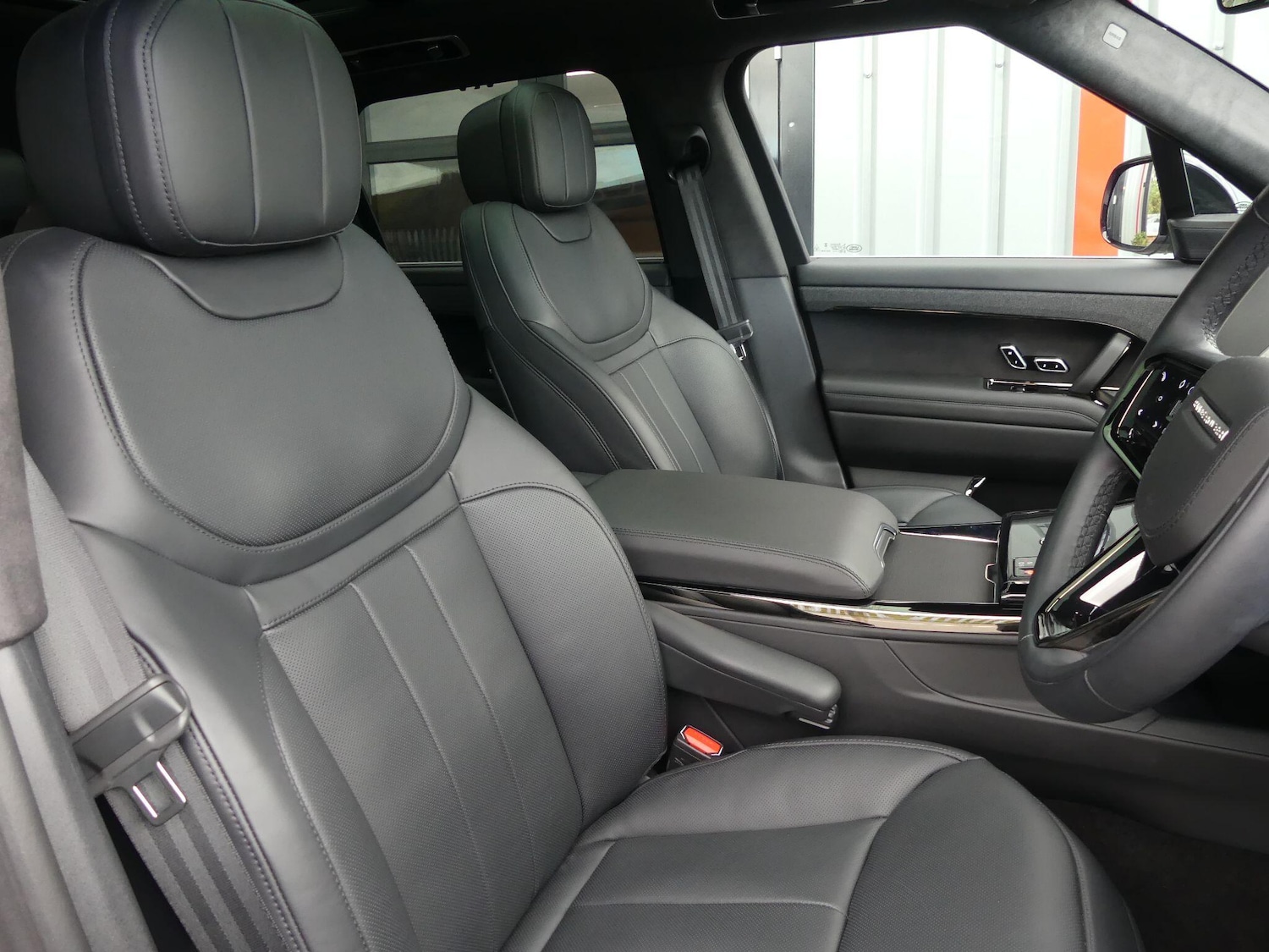 Used Land Rover Range Rover Sport 2024 for sale - 76108527: Photo 16