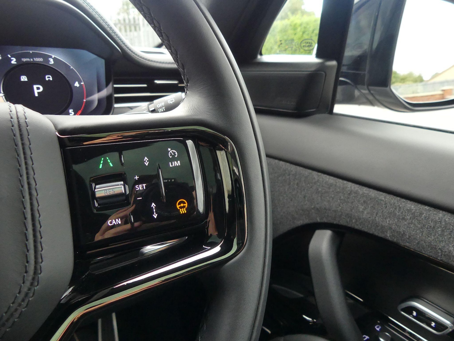 Used Land Rover Range Rover Sport 2024 for sale - 76108527: Photo 22