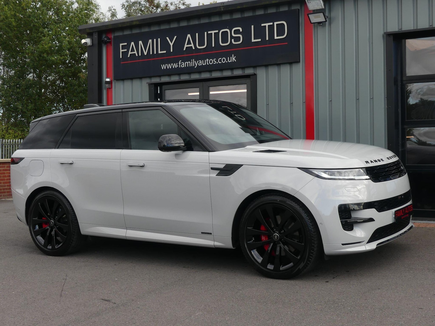 Used Land Rover Range Rover Sport 2024 for sale - 76108527: Photo 6