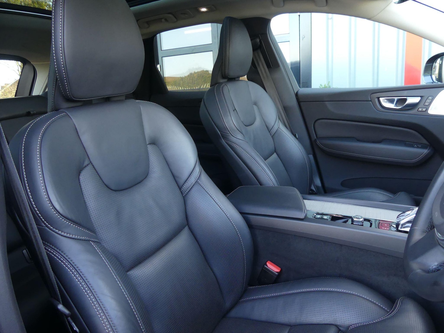 Used Volvo XC60 2024 for sale - 76742425: Photo 13