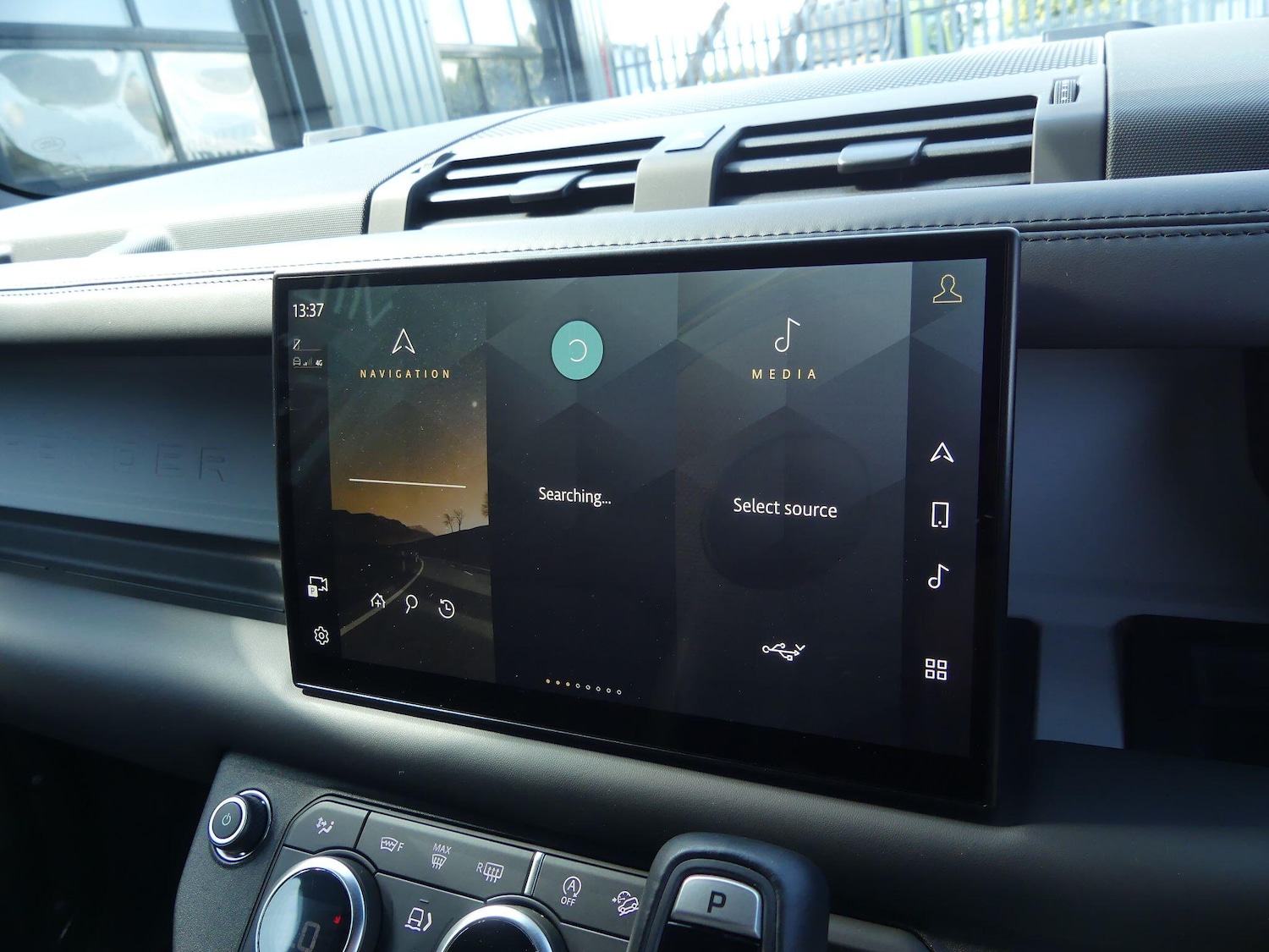 Used Land Rover Defender 2023 for sale - 77598209: Photo 21