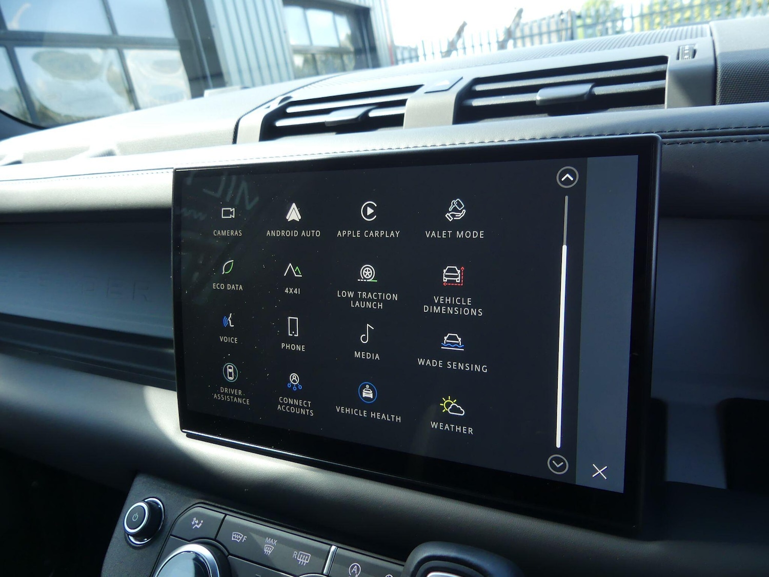 Used Land Rover Defender 2023 for sale - 77598209: Photo 23