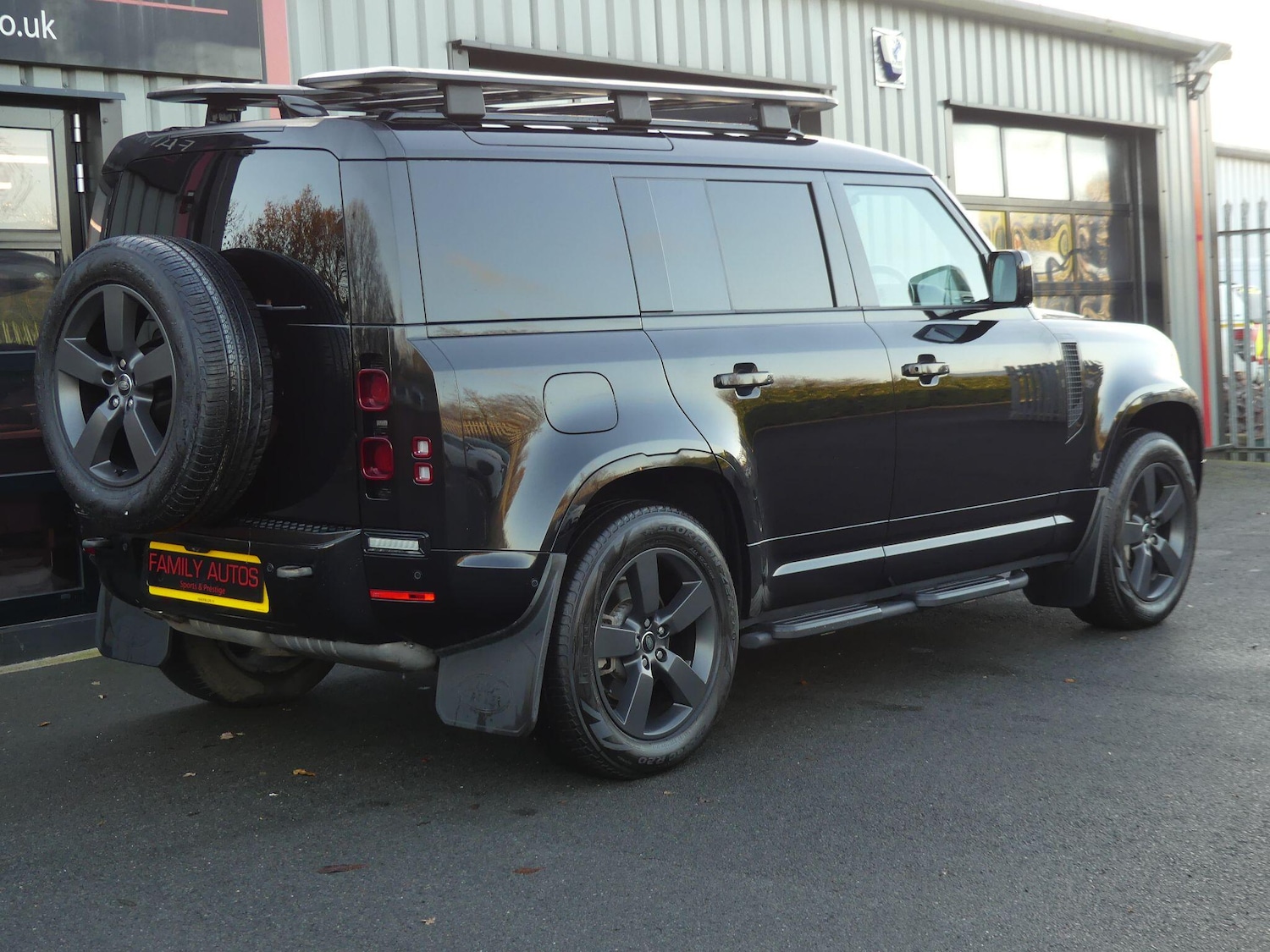 Used Land Rover Defender 2023 for sale - 77598209: Photo 3