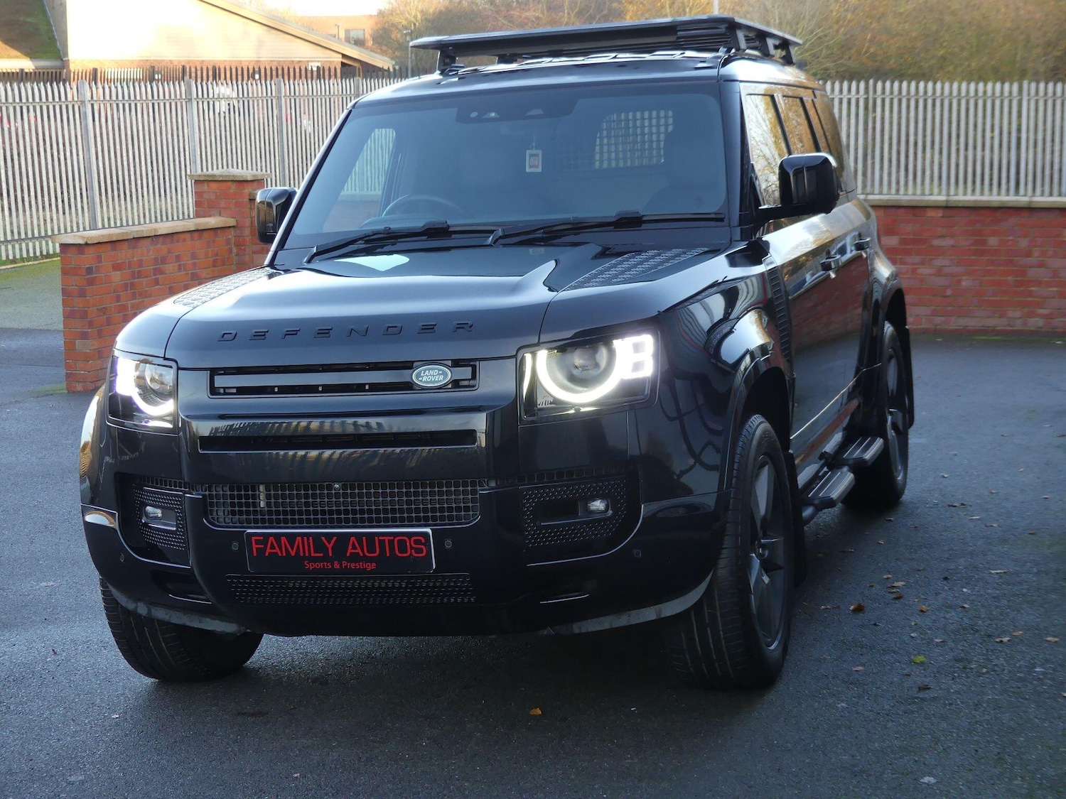 Used Land Rover Defender 2023 for sale - 77598209: Photo 4