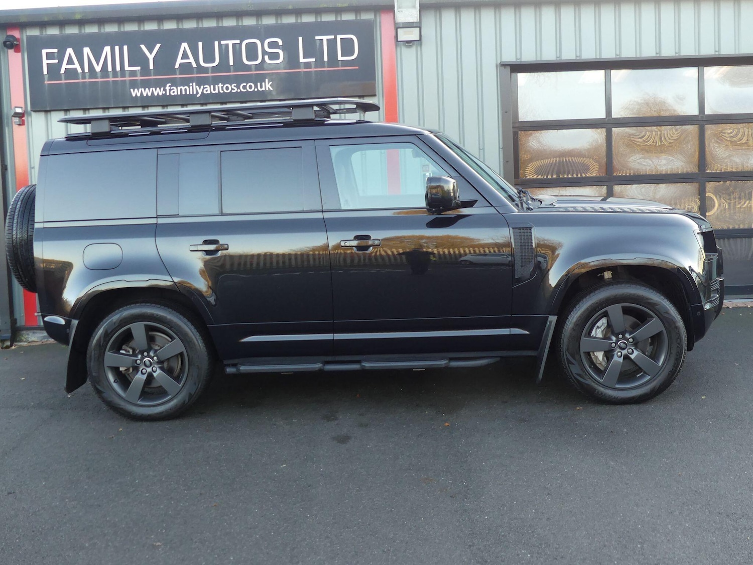 Used Land Rover Defender 2023 for sale - 77598209: Photo 7