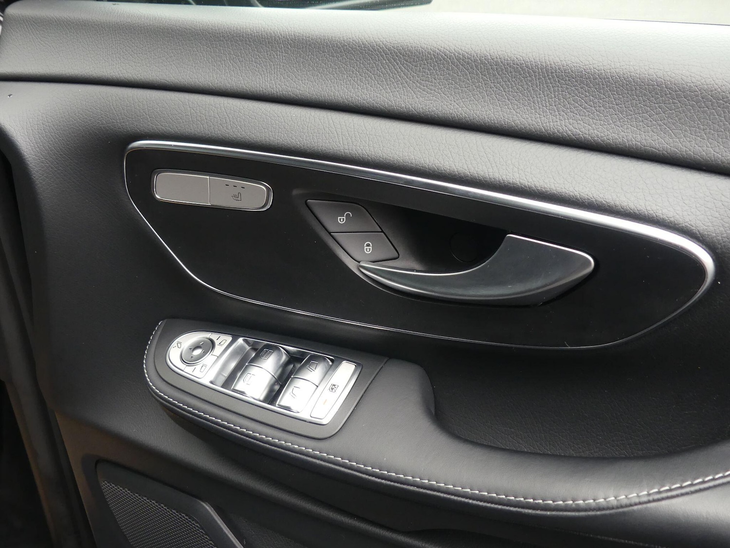 Used Mercedes-Benz V-Class 2022 for sale - 77455996: Photo 13