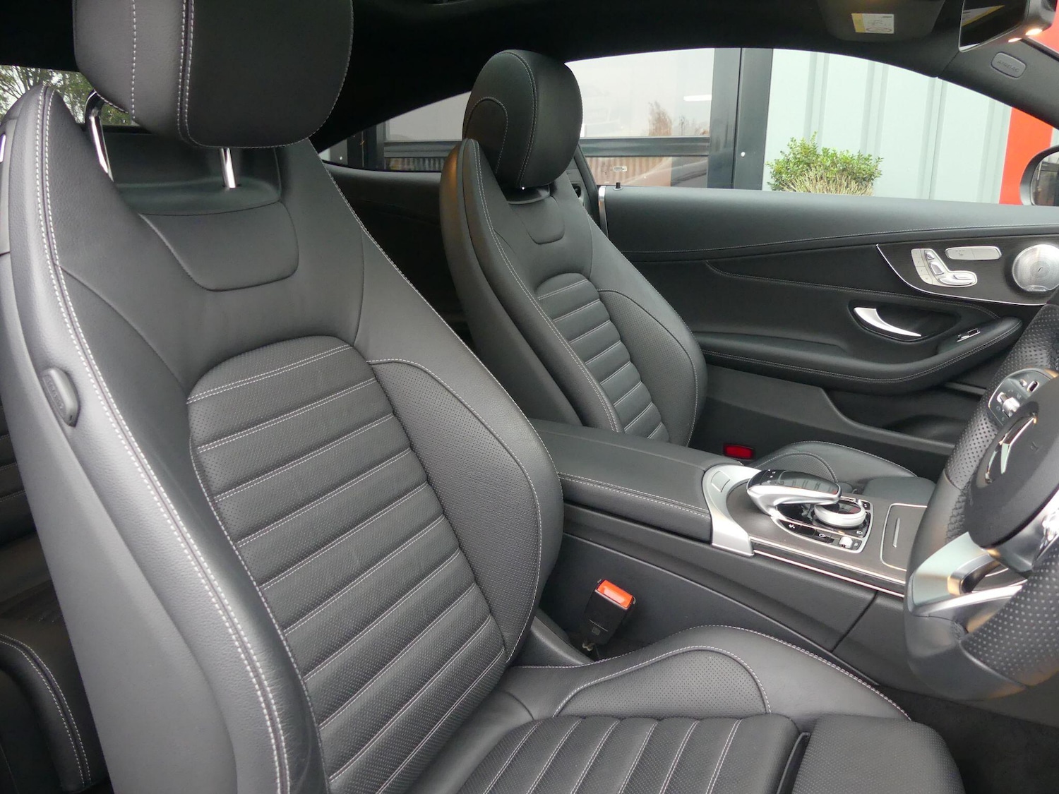 Used Mercedes-Benz C Class 2023 for sale - 76259350: Photo 2