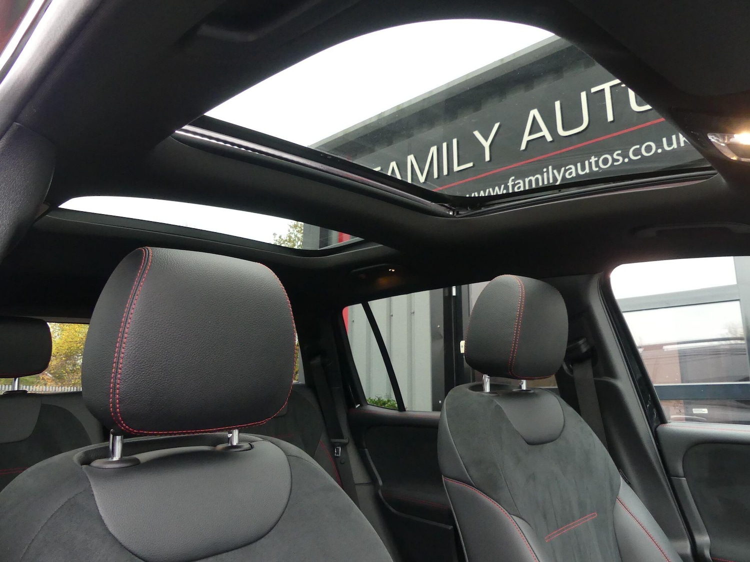 Used Mercedes-Benz GLB 2023 for sale - 76550902: Photo 2