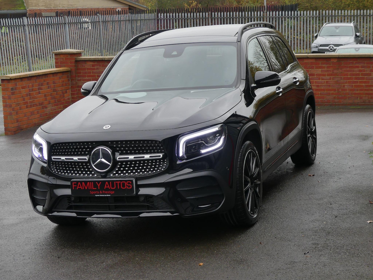 Used Mercedes-Benz GLB 2023 for sale - 76550902: Photo 3