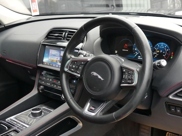 Used Jaguar F-Pace 2016 for sale - 76270200: Photo 13