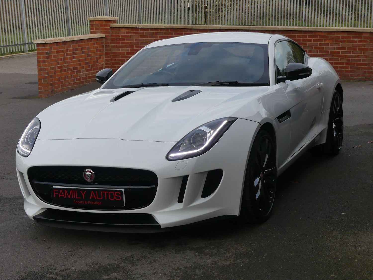 Used Jaguar F-Type 2016 for sale - 76359864: Photo 3