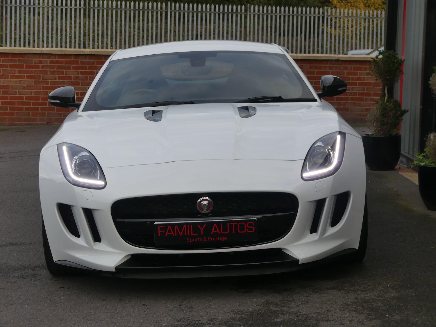Used Jaguar F-Type 2016 for sale - 76359864: Photo 4